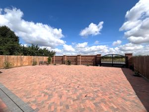 Photo 23- click for photo gallery